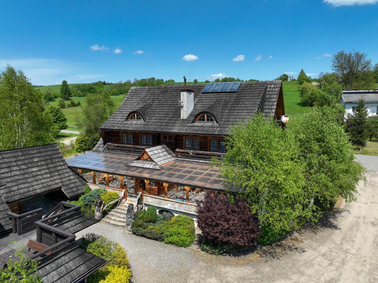 Gosciniec Debowa Gazdowka Bed and Breakfast Ustrzyki Dolne Eksteriør billede
