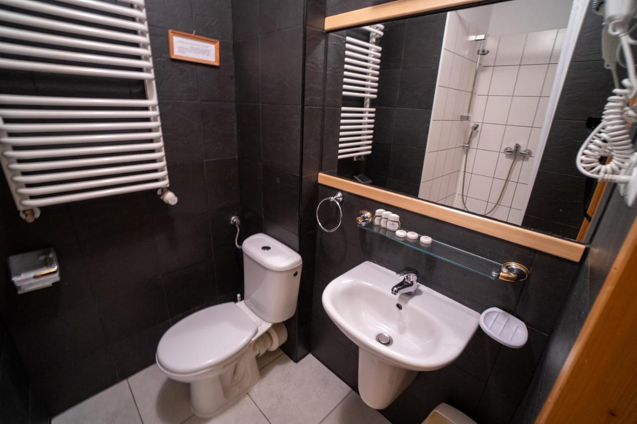 Gosciniec Debowa Gazdowka Bed and Breakfast Ustrzyki Dolne Eksteriør billede