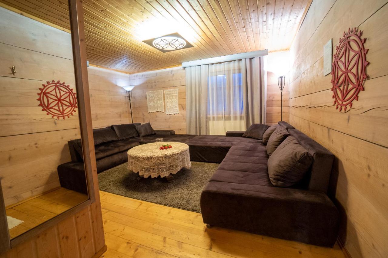 Gosciniec Debowa Gazdowka Bed and Breakfast Ustrzyki Dolne Eksteriør billede