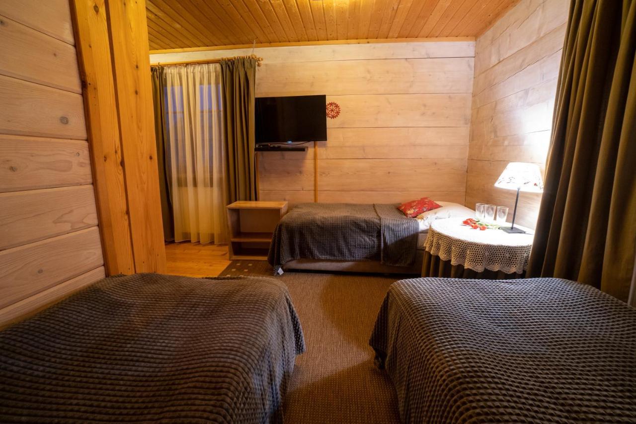 Gosciniec Debowa Gazdowka Bed and Breakfast Ustrzyki Dolne Eksteriør billede