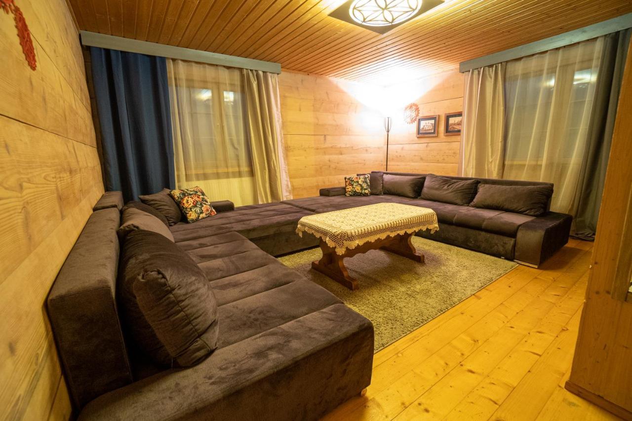 Gosciniec Debowa Gazdowka Bed and Breakfast Ustrzyki Dolne Eksteriør billede