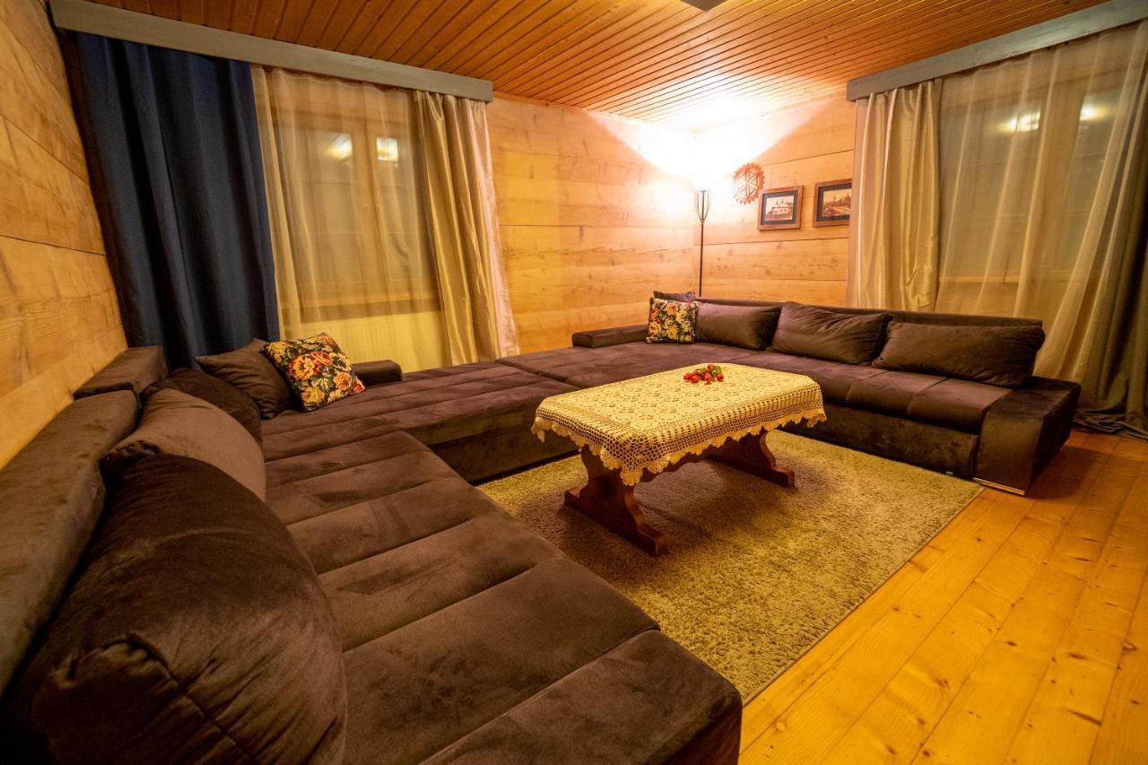 Gosciniec Debowa Gazdowka Bed and Breakfast Ustrzyki Dolne Eksteriør billede