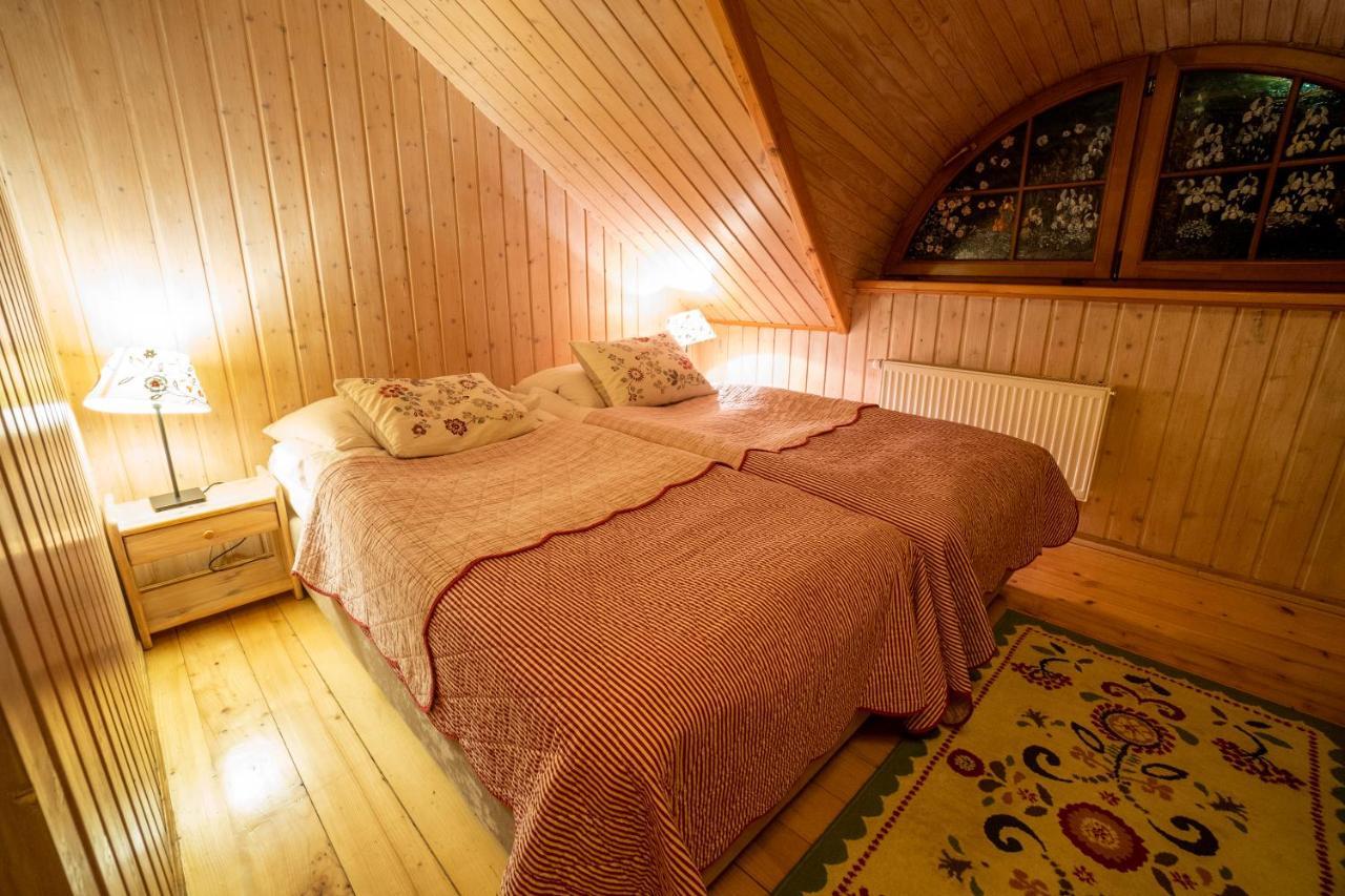 Gosciniec Debowa Gazdowka Bed and Breakfast Ustrzyki Dolne Eksteriør billede