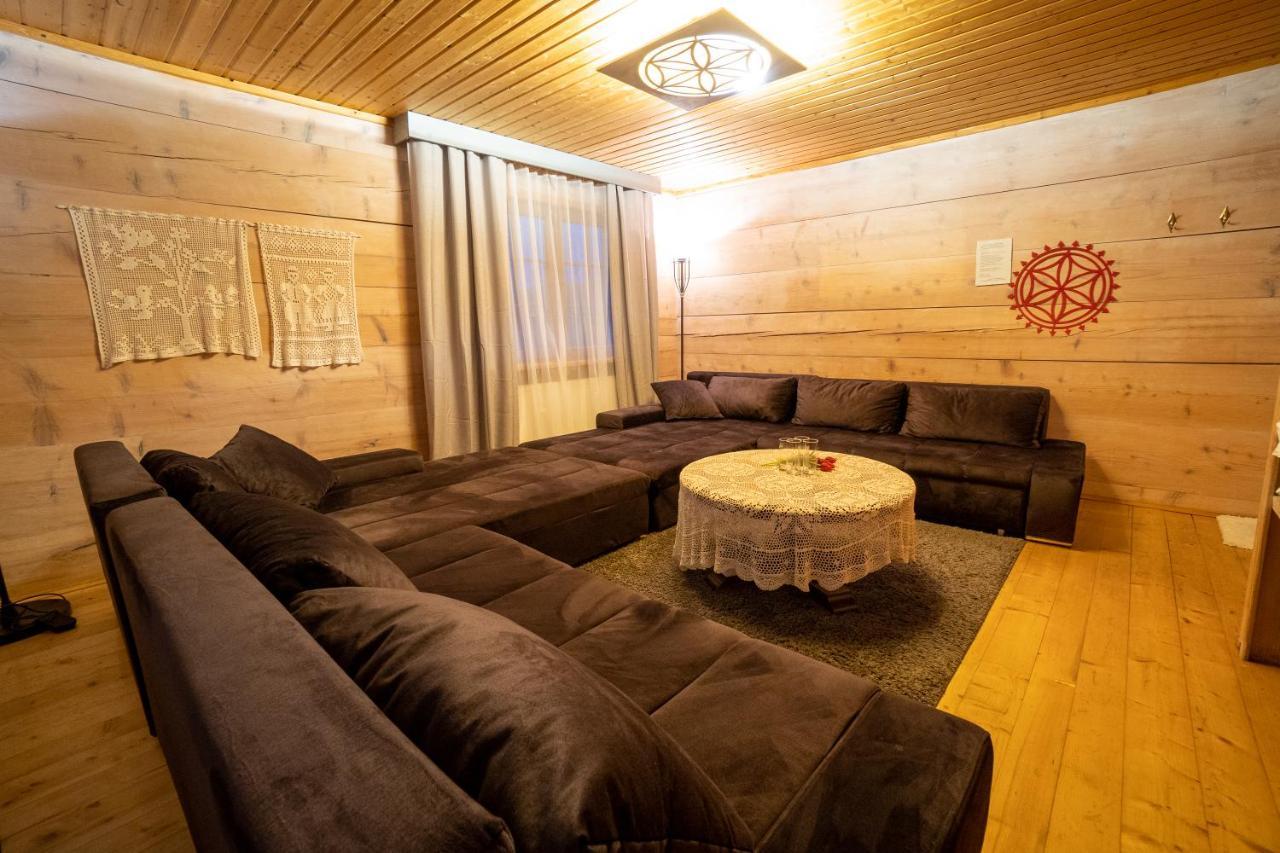 Gosciniec Debowa Gazdowka Bed and Breakfast Ustrzyki Dolne Eksteriør billede