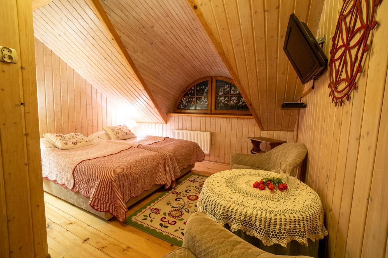 Gosciniec Debowa Gazdowka Bed and Breakfast Ustrzyki Dolne Eksteriør billede